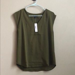 J Crew sleeveless v neck blouse